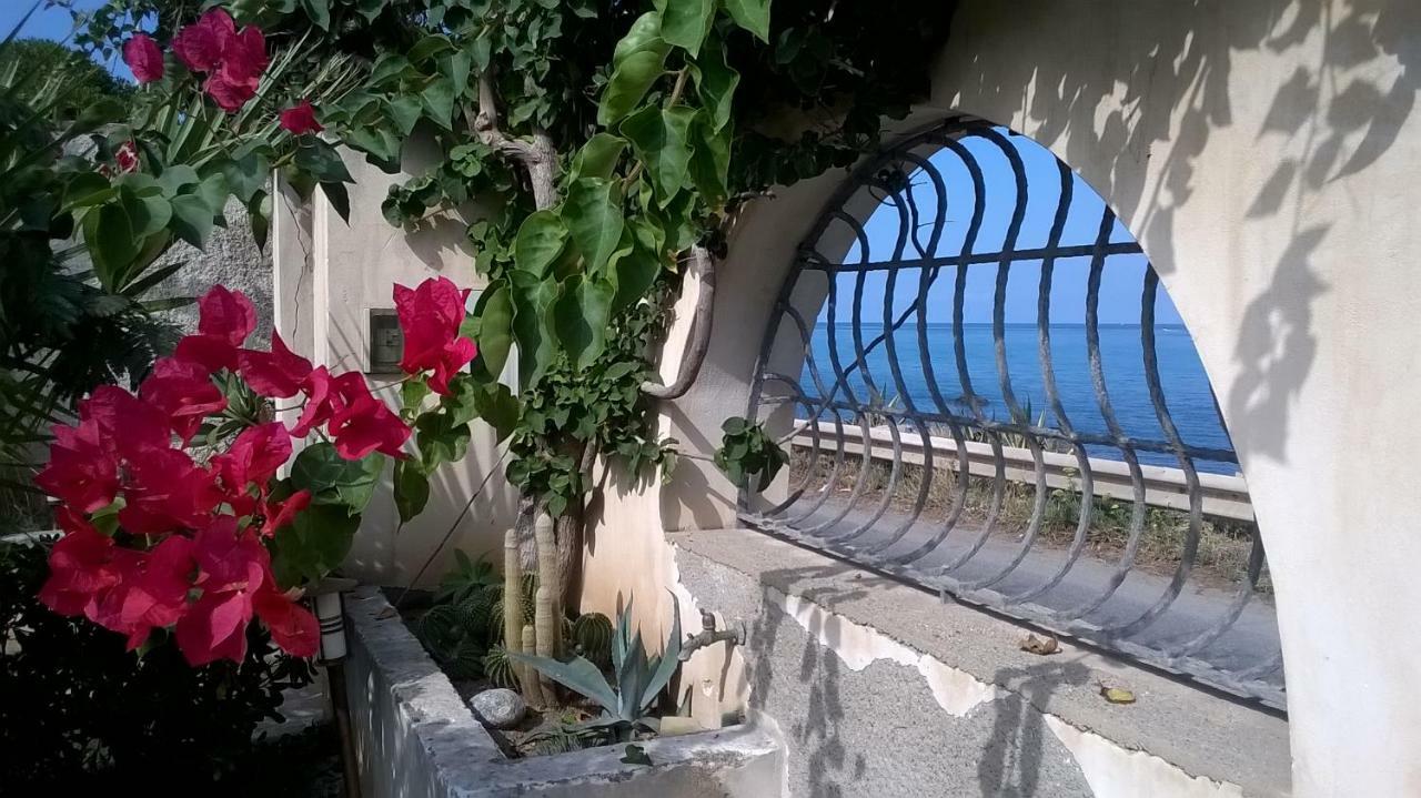 Domus Austri Villa Messina Buitenkant foto